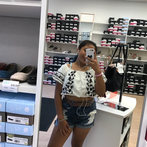 Meet your Posher, Sitlaly - Picture 1 of 1